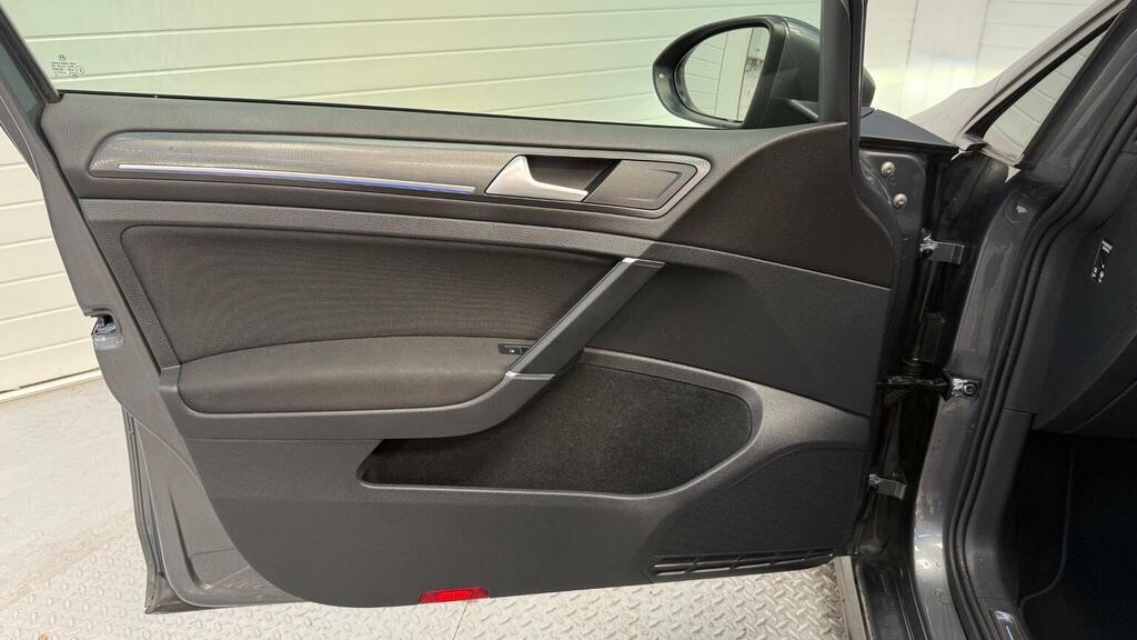 Volkswagen e-Golf 99Kw E-golf 35Kwh Black #55
