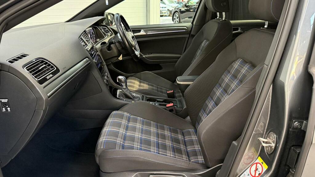 Volkswagen e-Golf 99Kw E-golf 35Kwh Black #50