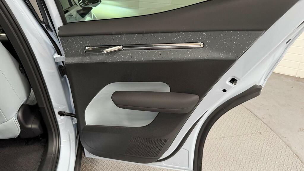 Volvo EX30 Single Motor Extended Range Ultra Sunroof, Harman  #39