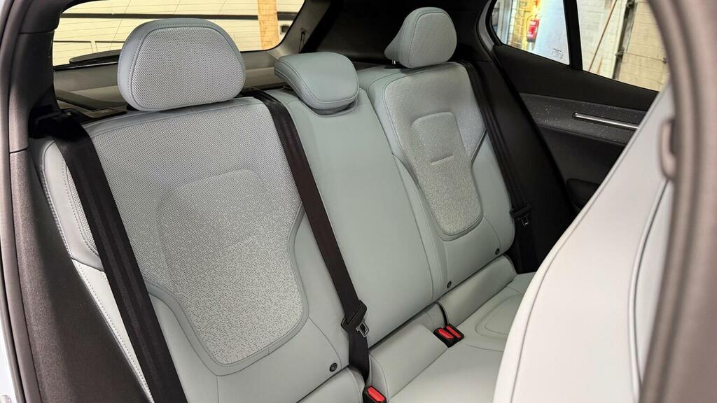 Volvo EX30 Single Motor Extended Range Ultra Sunroof, Harman  #41