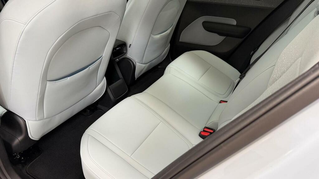 Volvo EX30 Single Motor Extended Range Ultra Sunroof, Harman  #48