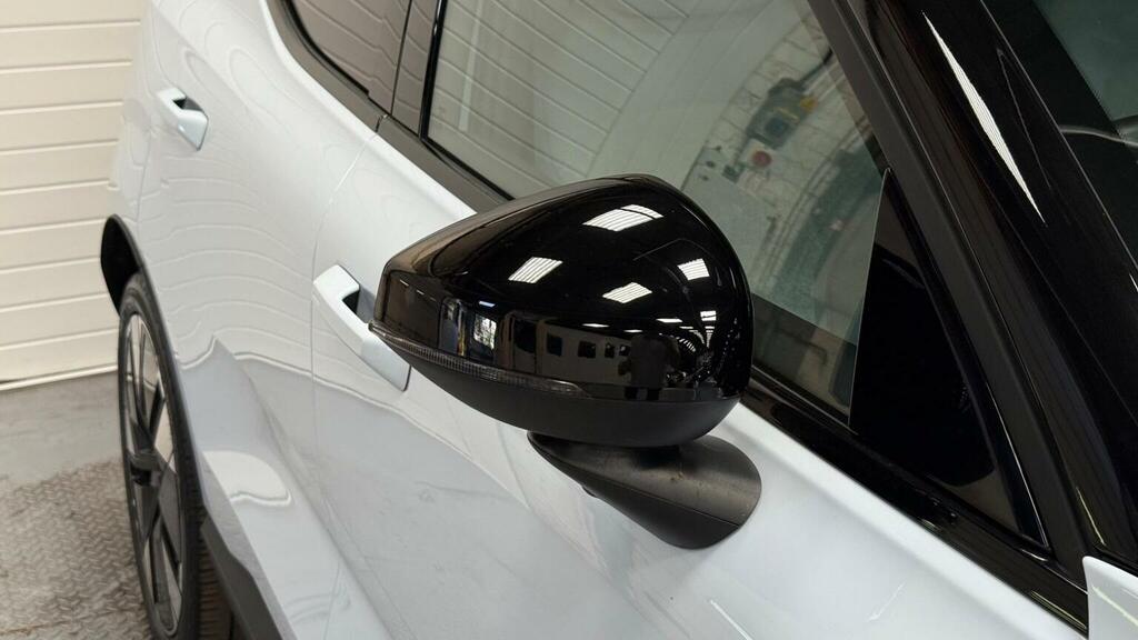 Volvo EX30 Single Motor Extended Range Ultra Sunroof, Harman  #18