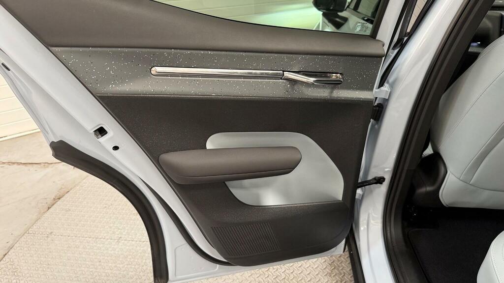 Volvo EX30 Single Motor Extended Range Ultra Sunroof, Harman  #49