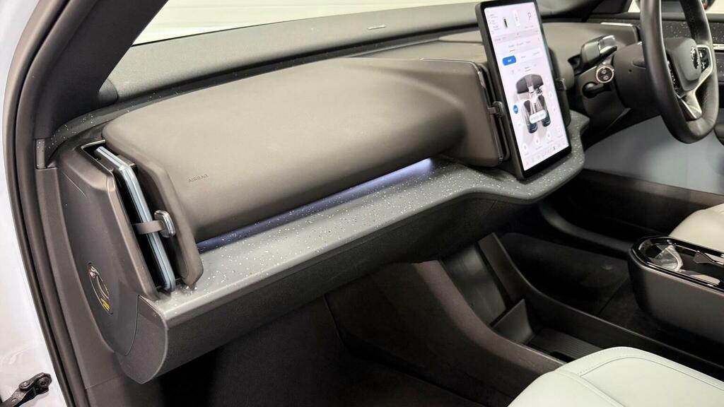 Volvo EX30 Single Motor Extended Range Ultra Sunroof, Harman  #53
