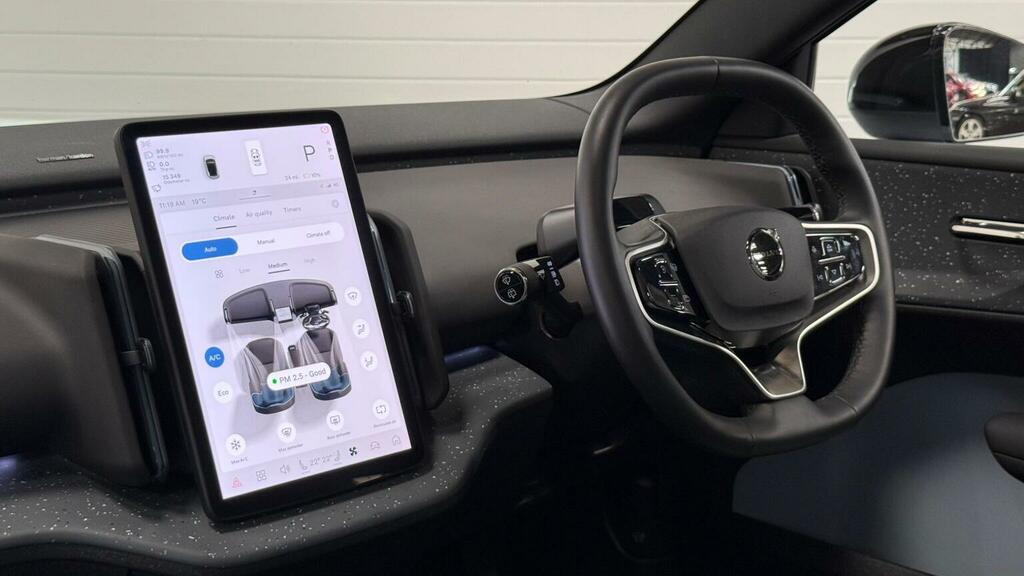 Volvo EX30 Single Motor Extended Range Ultra Sunroof, Harman  #51