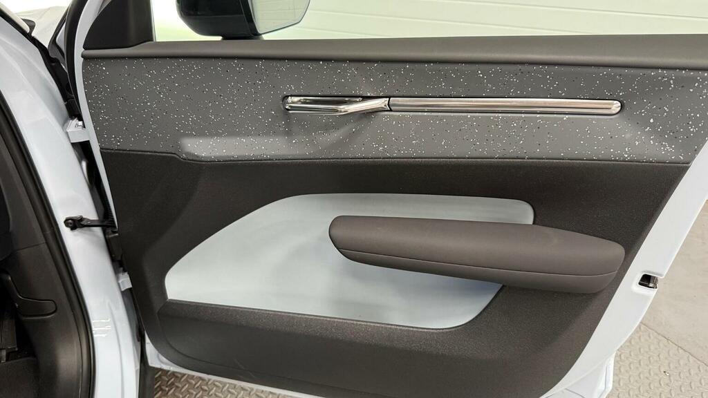 Volvo EX30 Single Motor Extended Range Ultra Sunroof, Harman  #20