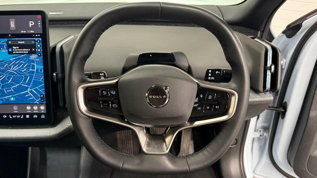 Volvo EX30 Single Motor Extended Range Ultra Sunroof, Harman  #24