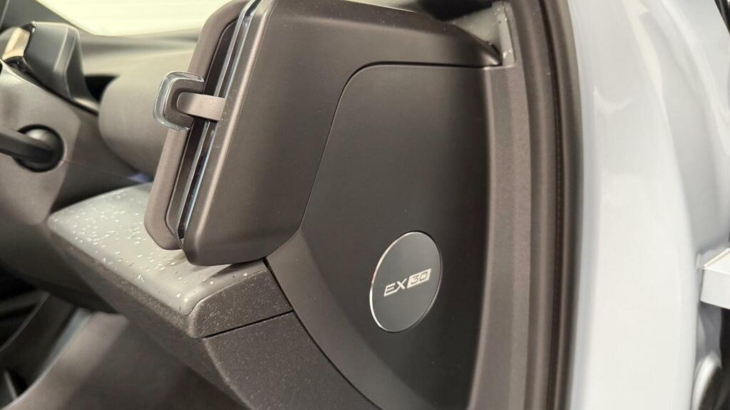Volvo EX30 Single Motor Extended Range Ultra Sunroof, Harman  #22