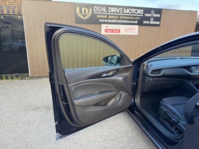 Vauxhall Insignia 2L Se Nav Black #10