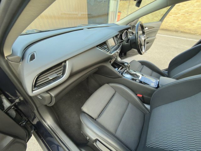 Vauxhall Insignia 2L Se Nav Black #23