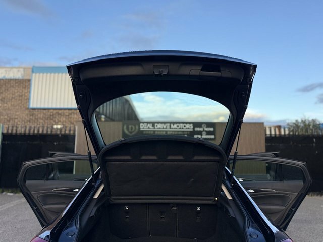 Vauxhall Insignia 2L Se Nav Black #12