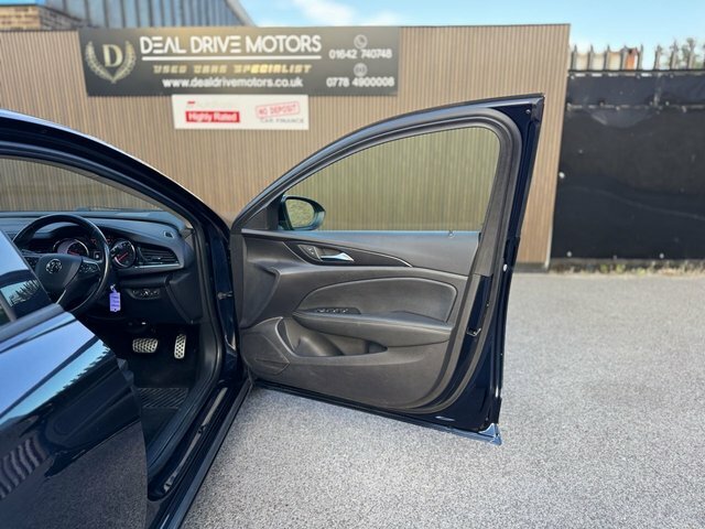 Vauxhall Insignia 2L Se Nav Black #8