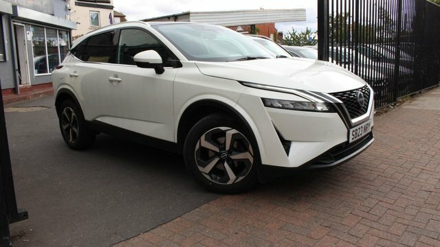 Nissan Qashqai Dig-t Mhev N-connecta Suv White