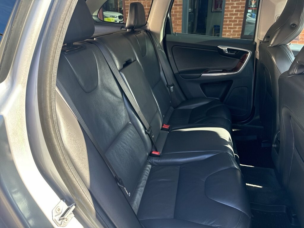 Volvo XC60  Black #15