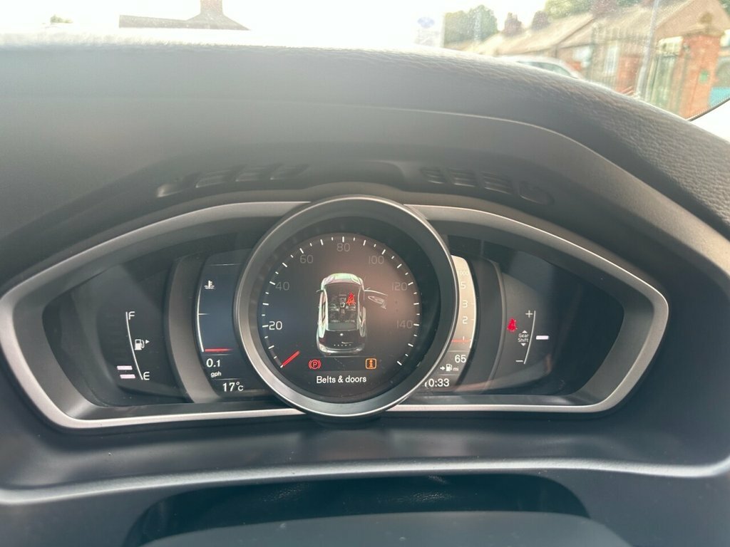 Volvo V40 Momentum Blue #32