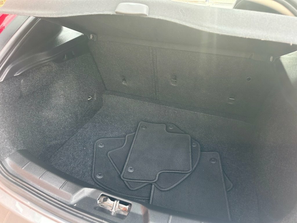 Volvo V40 Momentum Blue #15