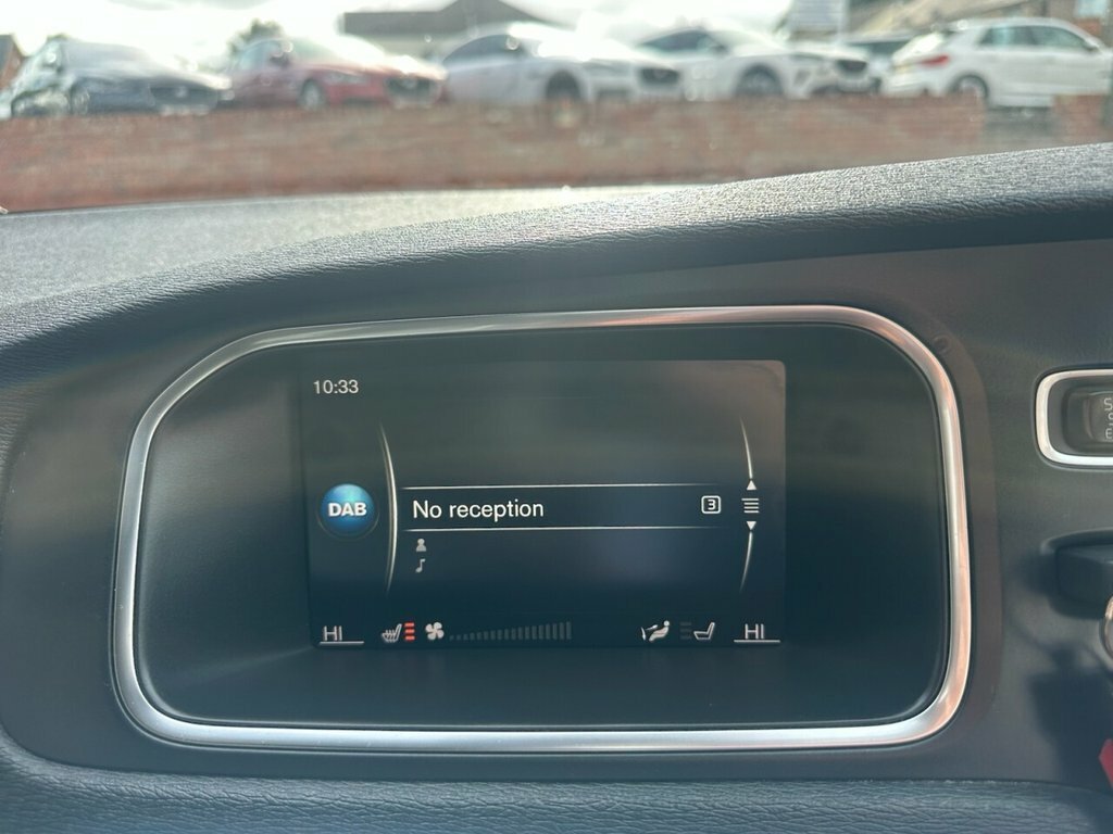 Volvo V40 Momentum Blue #23