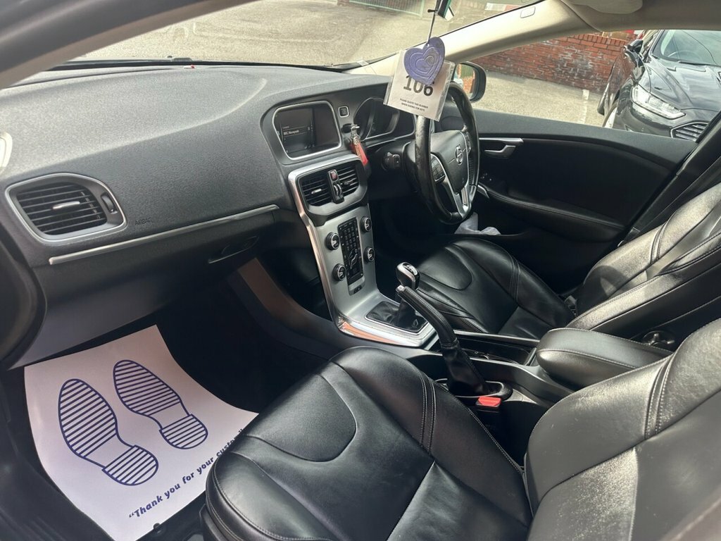 Volvo V40 Momentum Blue #7