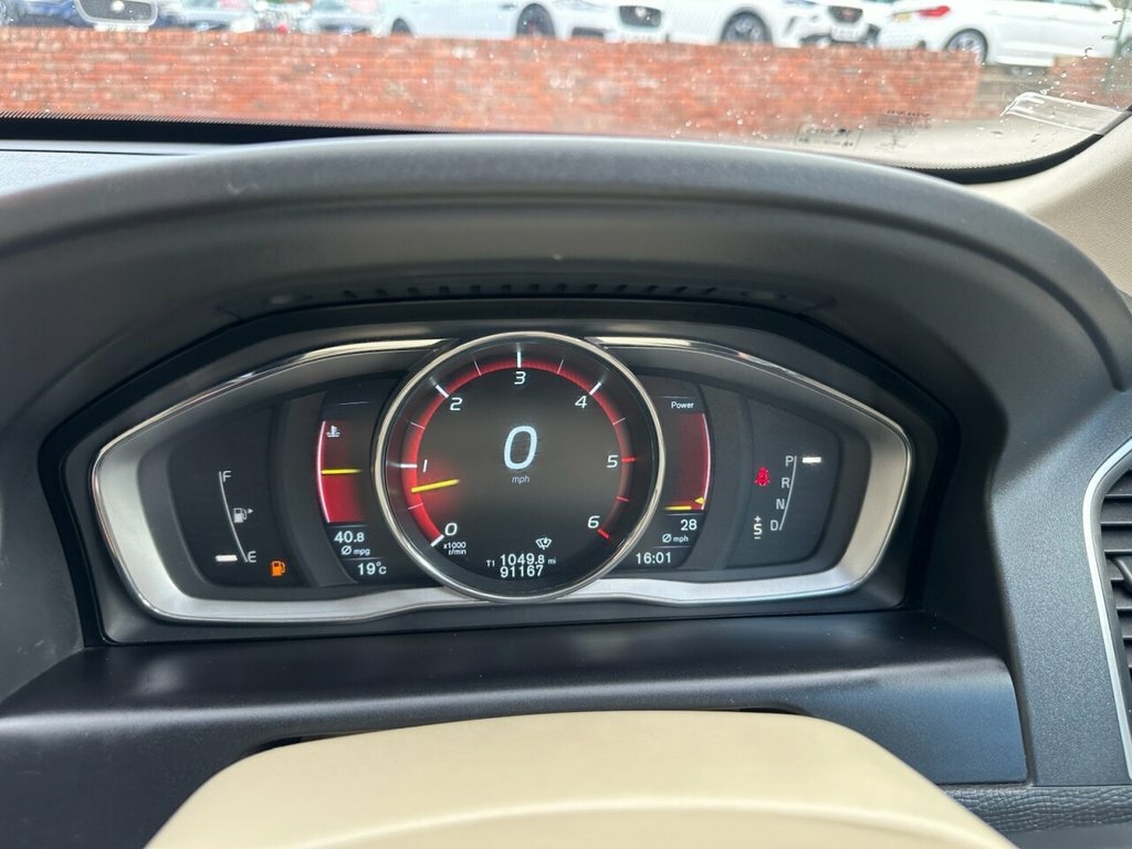 Volvo XC60 2.4L R-design Nav Grey #30