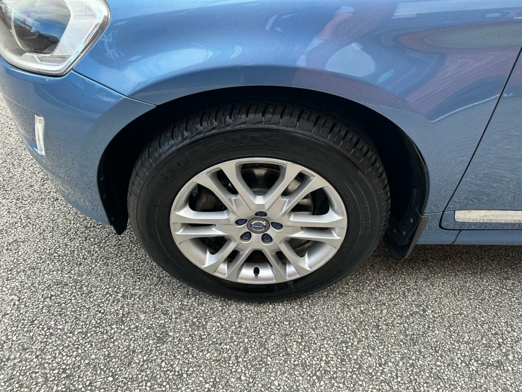 Volvo XC60 2.4L R-design Nav Grey #9