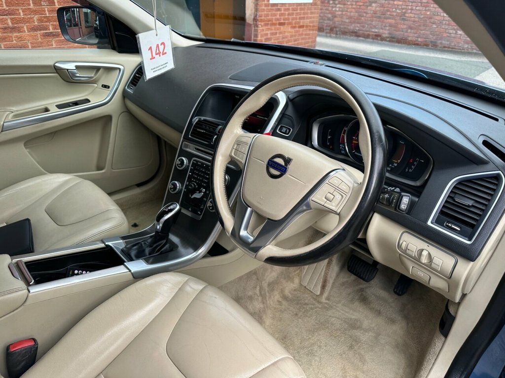 Volvo XC60 2.4L R-design Nav Grey #25
