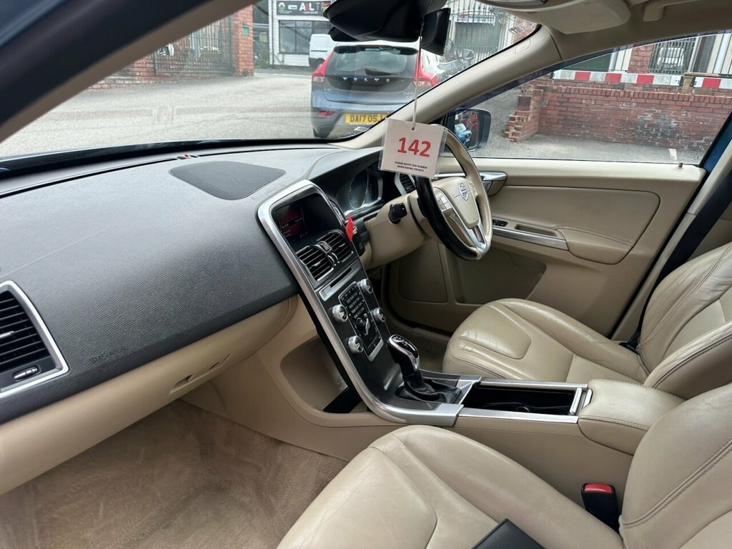 Volvo XC60 2.4L R-design Nav Grey #12