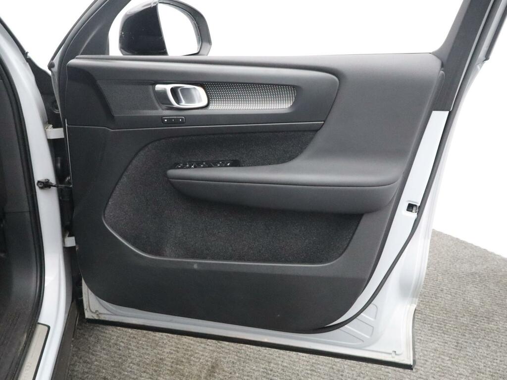 Volvo XC40 R-design D3 #24
