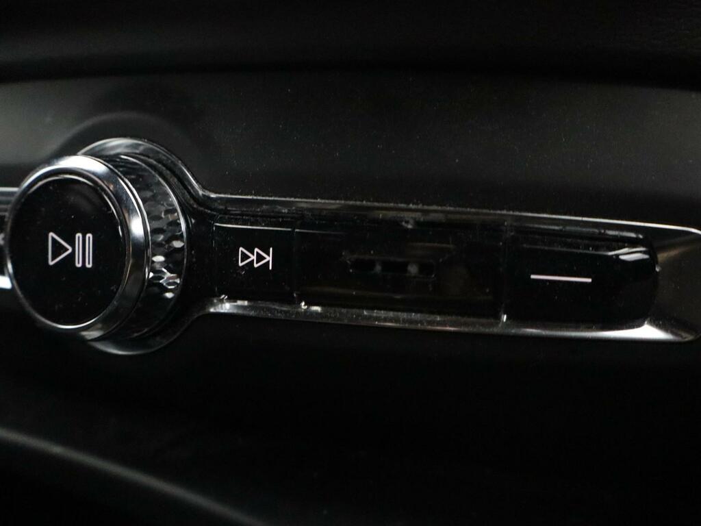 Volvo XC40 R-design D3 #30