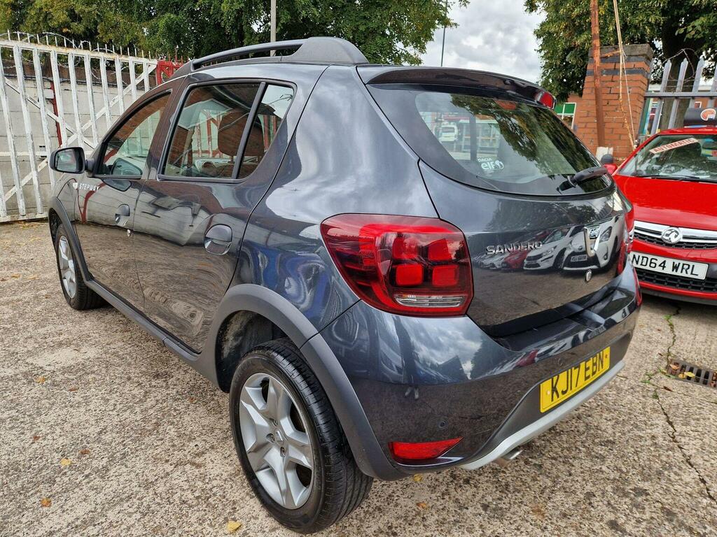 Dacia Sandero Stepway 1.5 Dci Laureate Euro 6 Ss KJ17EBN Grey #3