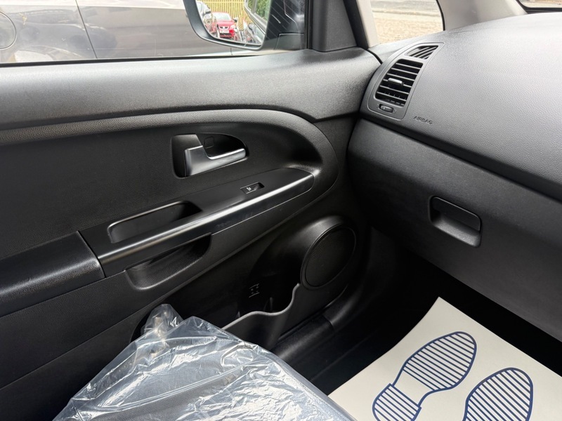 Kia Venga 4 Silver #15