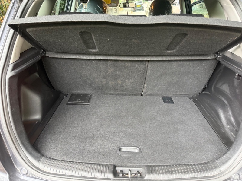 Kia Venga 4 Silver #9