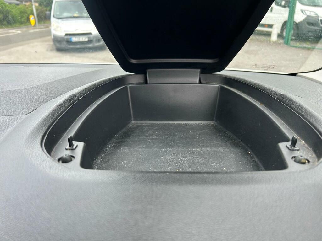 Citroen Berlingo Driver Pro White #16