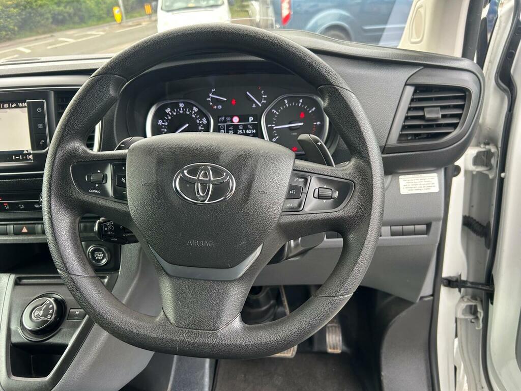 Toyota PROACE D Icon White #19