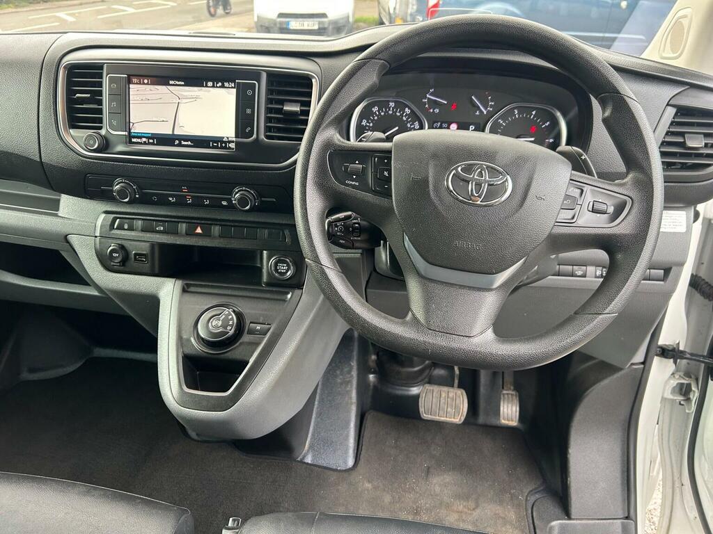 Toyota PROACE D Icon White #18