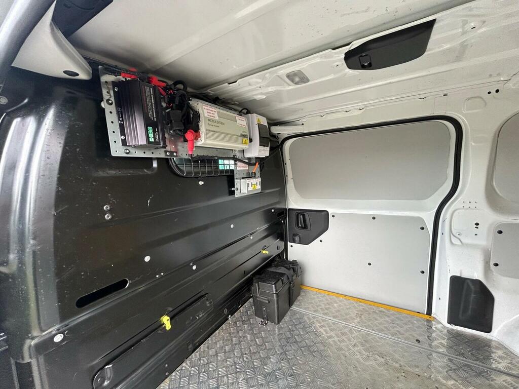 Toyota PROACE D Icon White #10