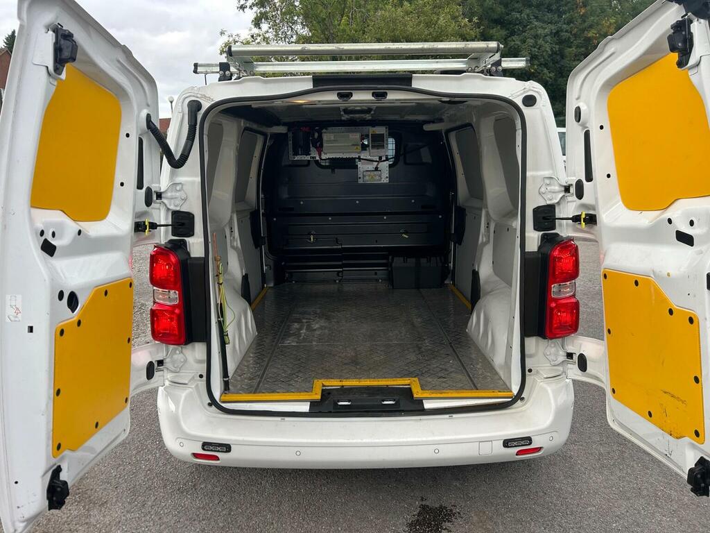 Toyota PROACE D Icon White #8