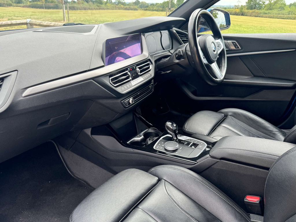 BMW 1 Series 116D M Sport YB21FDO #4