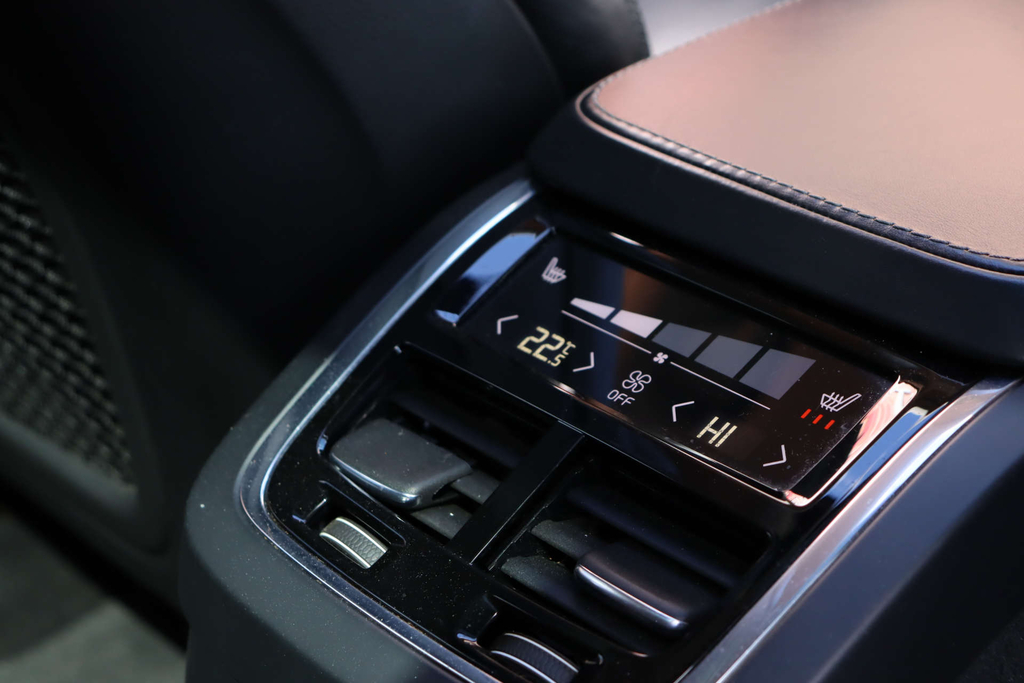 Volvo XC90 D5 Awd R-design Red #10