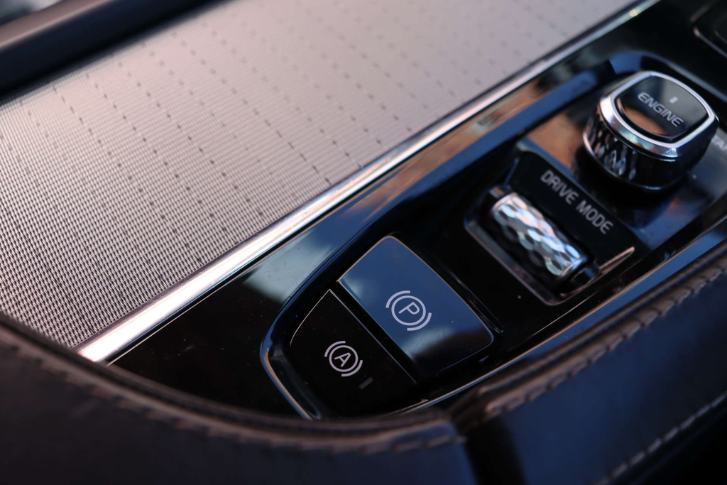 Volvo XC90 D5 Awd R-design Red #32