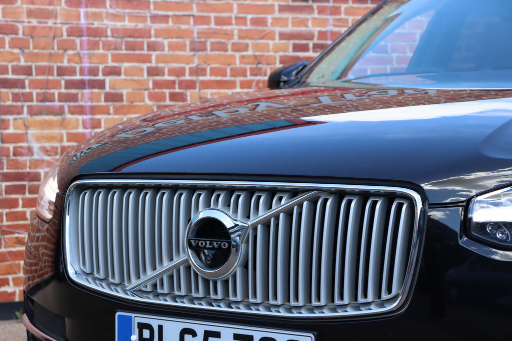 Volvo XC90 D5 Awd R-design Red #8