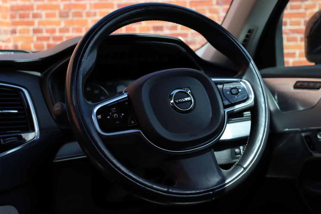 Volvo XC90 D5 Awd R-design Red #20