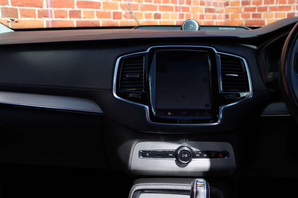 Volvo XC90 D5 Awd R-design Red #16