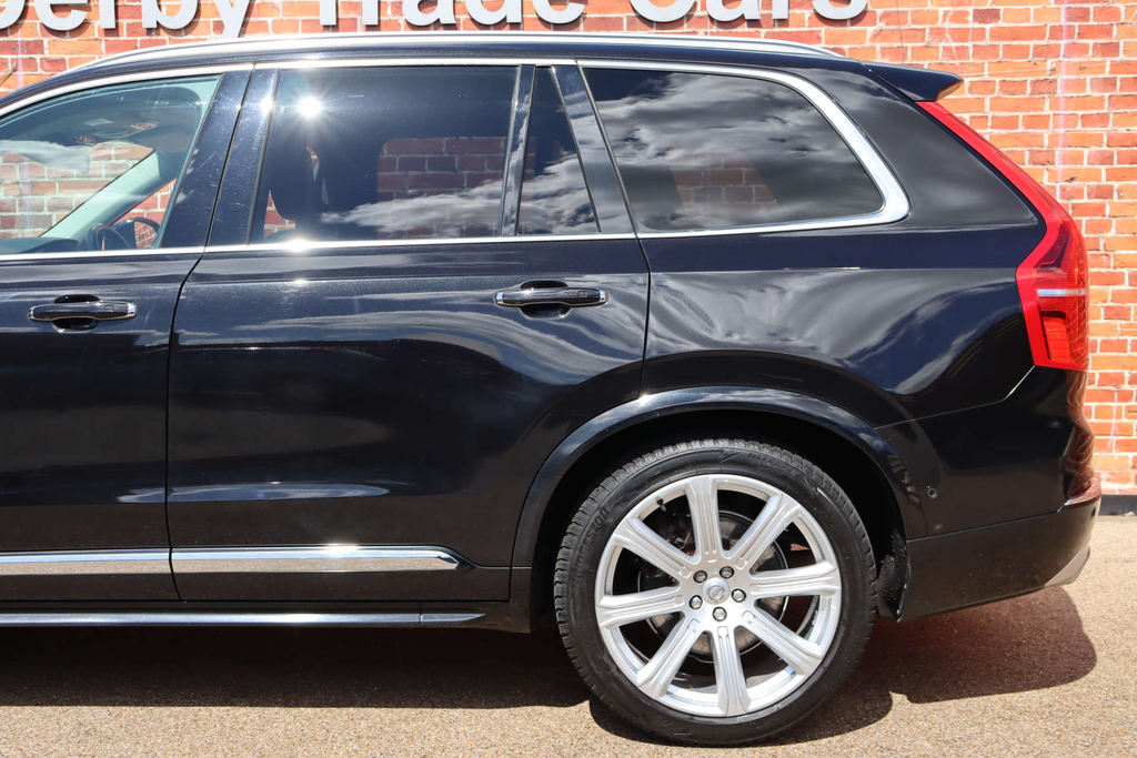 Volvo XC90 D5 Awd R-design Red #17