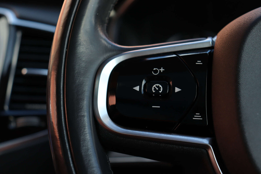 Volvo XC90 D5 Awd R-design Red #25