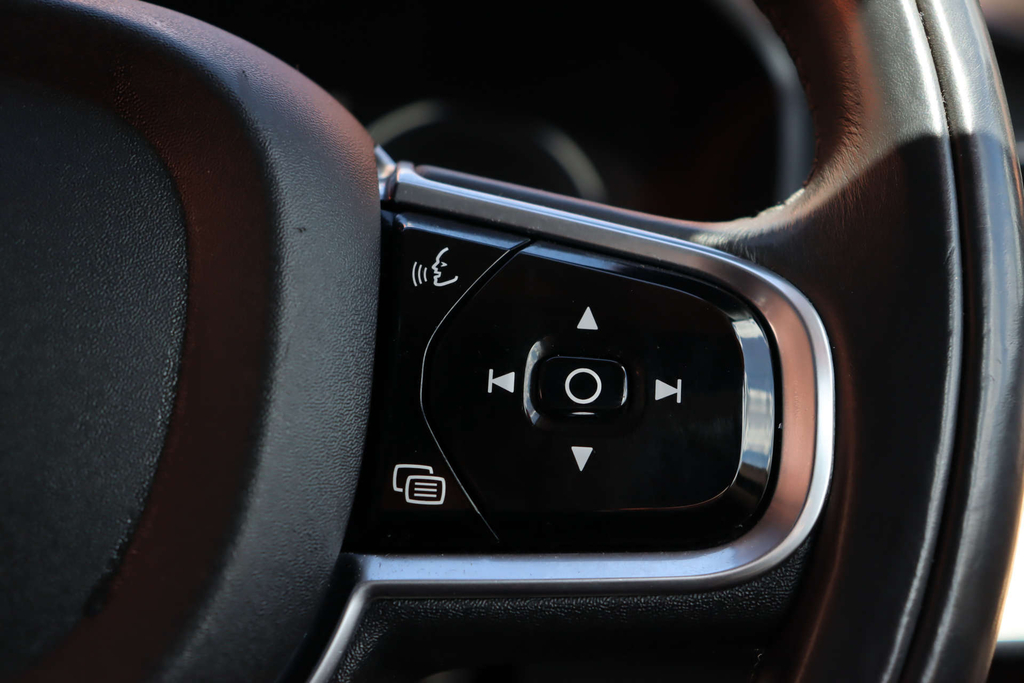 Volvo XC90 D5 Awd R-design Red #27