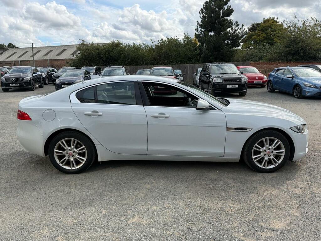 Jaguar XE 2.0D Prestige Euro 6 Ss White #6