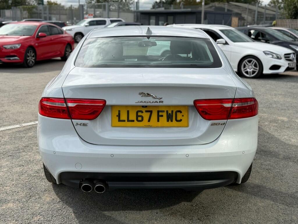 Jaguar XE 2.0D Prestige Euro 6 Ss White #4