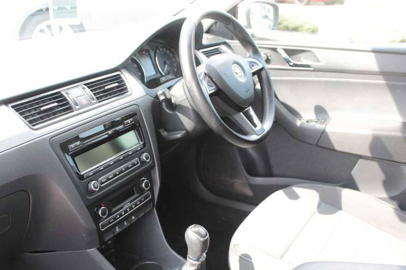 Skoda Rapid Spaceback 1.2 Tsi 105 Elegance - 2014 14 Silver #2