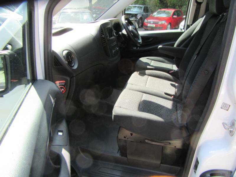Mercedes-Benz eVito Evito Progressive - 2022 22 White #6