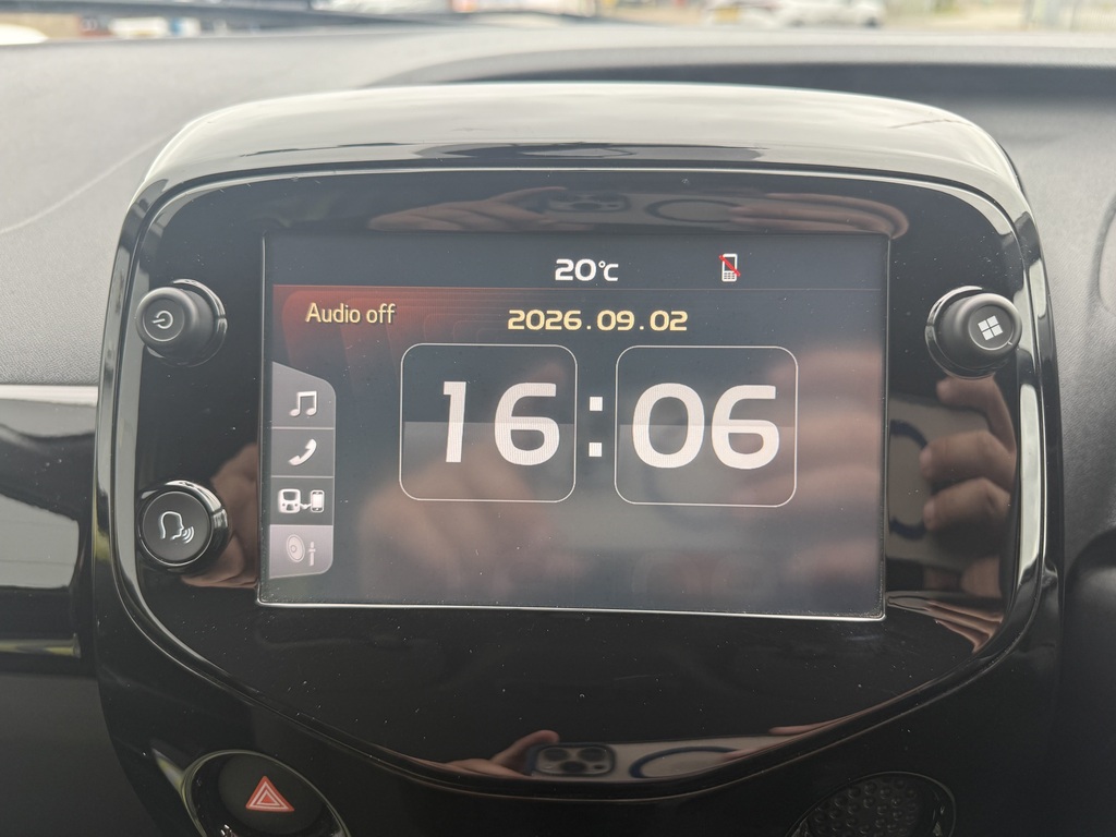 Peugeot 108 Allure Red #18